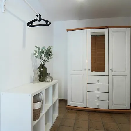 Westfalio - Small With Balcony Apartment